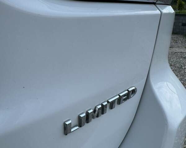 Белый Джип Гранд Чероки, объемом двигателя 3.6 л и пробегом 164 тыс. км за 20000 $, фото 2 на Automoto.ua