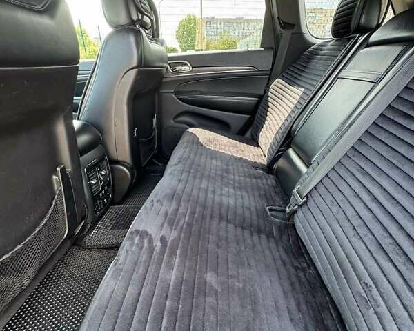 Белый Джип Гранд Чероки, объемом двигателя 3.6 л и пробегом 164 тыс. км за 20000 $, фото 13 на Automoto.ua