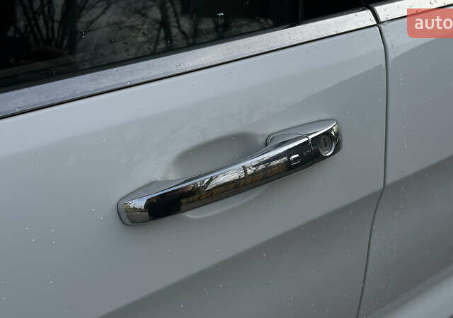 Белый Джип Гранд Чероки, объемом двигателя 2.99 л и пробегом 142 тыс. км за 25000 $, фото 10 на Automoto.ua