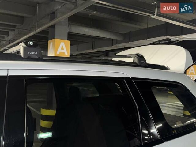 Джип Grand Cherokee 2016 у Києві на Automoto.ua Білий Джип Grand Cherokee, об'ємом двигуна 3.6 л та пробігом 246 тис. км за 20499 $, фото 15 на Automoto.ua