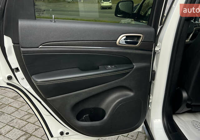 Белый Джип Гранд Чероки, объемом двигателя 2.99 л и пробегом 142 тыс. км за 25000 $, фото 34 на Automoto.ua