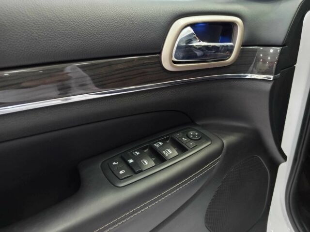 Білий Джип Grand Cherokee, об'ємом двигуна 3 л та пробігом 107 тис. км за 24500 $, фото 18 на Automoto.ua