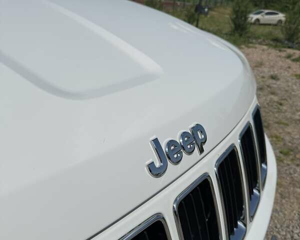 Белый Джип Гранд Чероки, объемом двигателя 3.6 л и пробегом 164 тыс. км за 20000 $, фото 28 на Automoto.ua