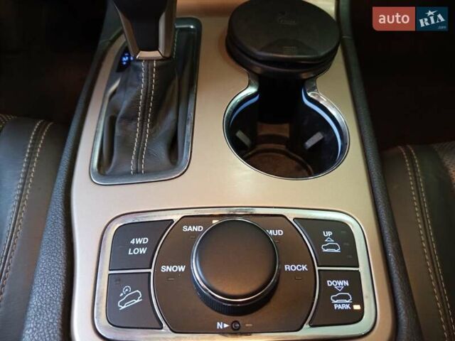 Белый Джип Гранд Чероки, объемом двигателя 3 л и пробегом 107 тыс. км за 24500 $, фото 33 на Automoto.ua