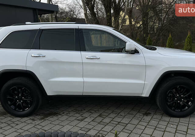 Белый Джип Гранд Чероки, объемом двигателя 2.99 л и пробегом 142 тыс. км за 25000 $, фото 7 на Automoto.ua