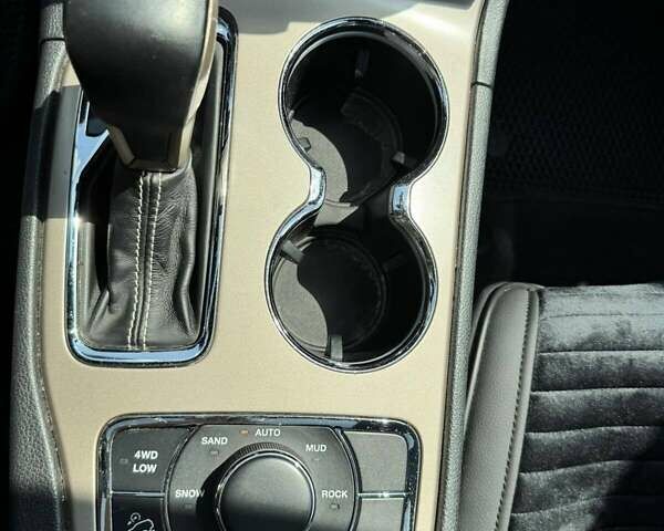 Белый Джип Гранд Чероки, объемом двигателя 3.6 л и пробегом 164 тыс. км за 20000 $, фото 24 на Automoto.ua