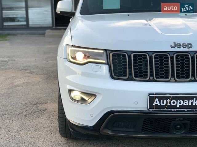 Білий Джип Grand Cherokee, об'ємом двигуна 3 л та пробігом 176 тис. км за 29440 $, фото 10 на Automoto.ua