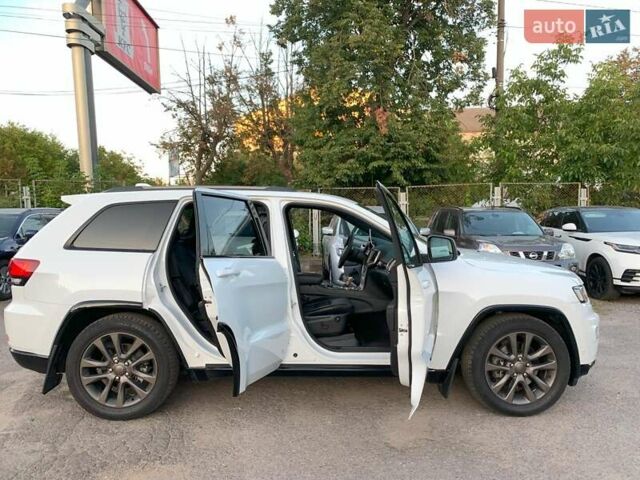 Білий Джип Grand Cherokee, об'ємом двигуна 3 л та пробігом 176 тис. км за 29440 $, фото 32 на Automoto.ua
