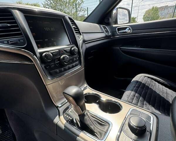 Белый Джип Гранд Чероки, объемом двигателя 3.6 л и пробегом 164 тыс. км за 20000 $, фото 22 на Automoto.ua