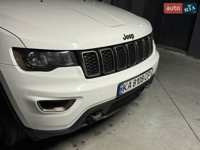 Джип Grand Cherokee 2016 у Києві на Automoto.ua Білий Джип Grand Cherokee, об'ємом двигуна 3.6 л та пробігом 246 тис. км за 20499 $, фото 6 на Automoto.ua