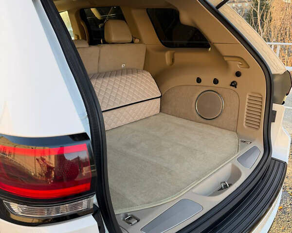 Белый Джип Гранд Чероки, объемом двигателя 5.7 л и пробегом 88 тыс. км за 38000 $, фото 12 на Automoto.ua