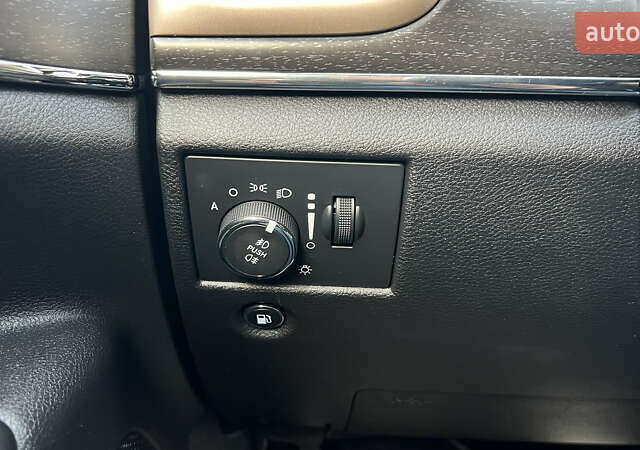 Белый Джип Гранд Чероки, объемом двигателя 2.99 л и пробегом 142 тыс. км за 25000 $, фото 19 на Automoto.ua