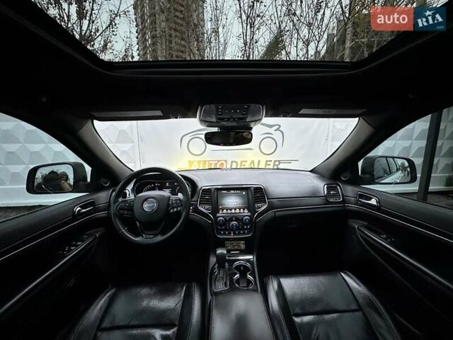 Белый Джип Гранд Чероки, объемом двигателя 5.85 л и пробегом 188 тыс. км за 25900 $, фото 21 на Automoto.ua