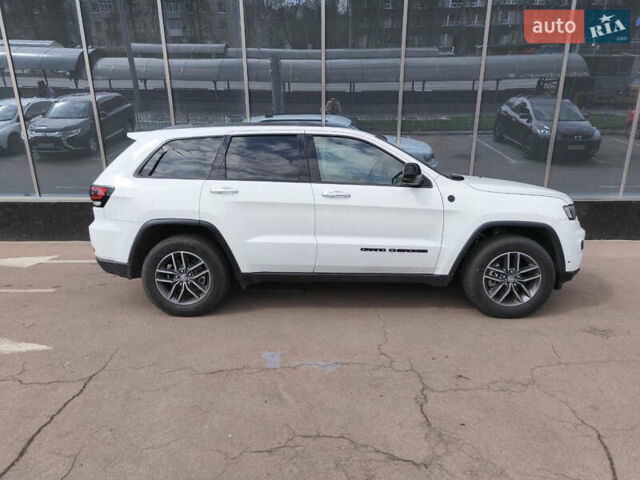 Білий Джип Grand Cherokee, об'ємом двигуна 3.6 л та пробігом 63 тис. км за 29900 $, фото 3 на Automoto.ua