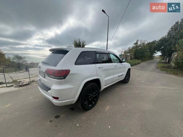 Белый Джип Гранд Чероки, объемом двигателя 3.6 л и пробегом 121 тыс. км за 19900 $, фото 2 на Automoto.ua