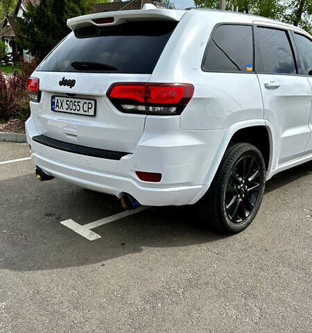 Білий Джип Grand Cherokee, об'ємом двигуна 3.6 л та пробігом 119 тис. км за 21000 $, фото 4 на Automoto.ua