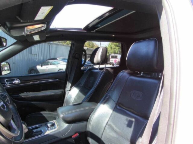 Джип Grand Cherokee 2017 у Чернівцях на Automoto.ua Білий Джип Grand Cherokee, об'ємом двигуна 3.6 л та пробігом 66 тис. км за 4900 $, фото 8 на Automoto.ua