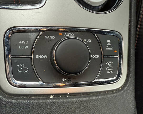 Білий Джип Grand Cherokee, об'ємом двигуна 3.6 л та пробігом 100 тис. км за 24500 $, фото 16 на Automoto.ua