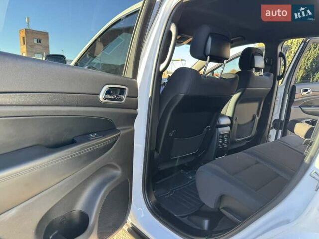 Белый Джип Гранд Чероки, объемом двигателя 3.6 л и пробегом 97 тыс. км за 17800 $, фото 13 на Automoto.ua