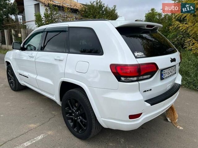 Белый Джип Гранд Чероки, объемом двигателя 3.6 л и пробегом 121 тыс. км за 19900 $, фото 18 на Automoto.ua