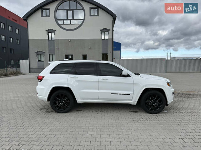 Білий Джип Grand Cherokee, об'ємом двигуна 3.6 л та пробігом 134 тис. км за 18500 $, фото 1 на Automoto.ua
