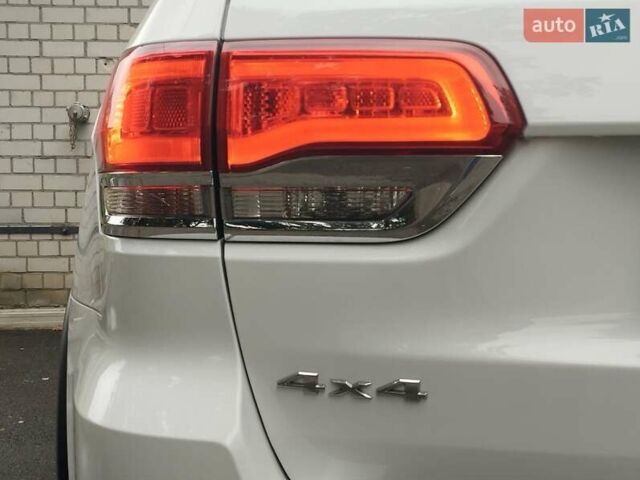 Белый Джип Гранд Чероки, объемом двигателя 3.6 л и пробегом 165 тыс. км за 22490 $, фото 9 на Automoto.ua