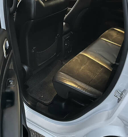 Белый Джип Гранд Чероки, объемом двигателя 3.6 л и пробегом 210 тыс. км за 23700 $, фото 19 на Automoto.ua