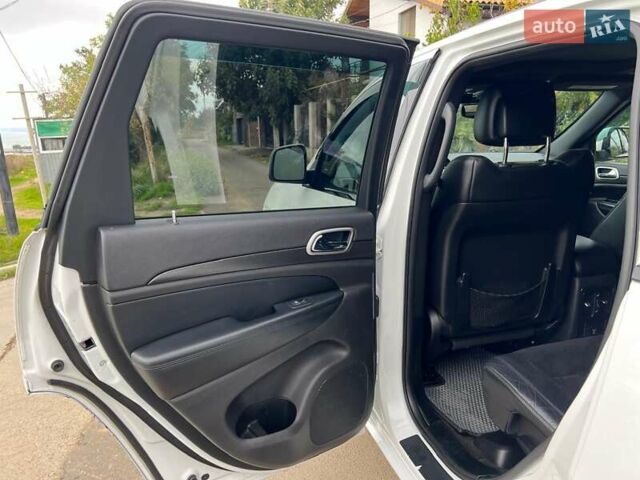 Белый Джип Гранд Чероки, объемом двигателя 3.6 л и пробегом 121 тыс. км за 19900 $, фото 17 на Automoto.ua