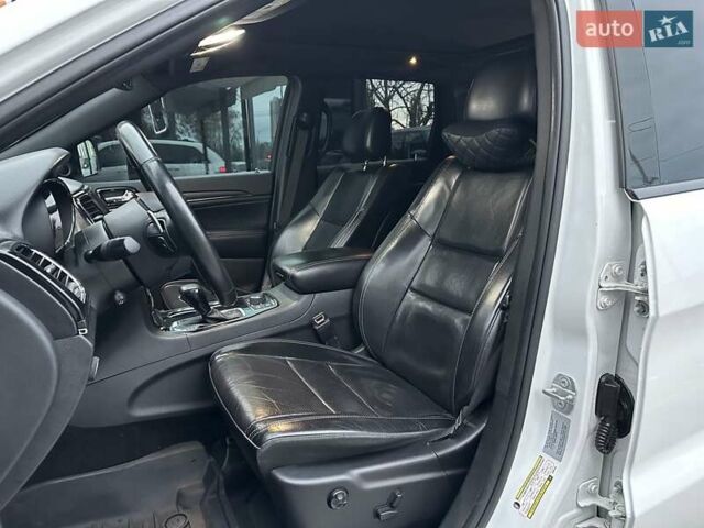 Белый Джип Гранд Чероки, объемом двигателя 5.85 л и пробегом 188 тыс. км за 25900 $, фото 17 на Automoto.ua