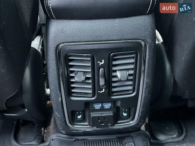 Белый Джип Гранд Чероки, объемом двигателя 5.85 л и пробегом 188 тыс. км за 25900 $, фото 31 на Automoto.ua