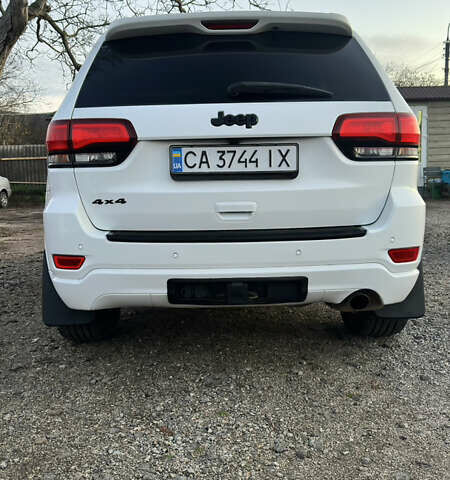 Белый Джип Гранд Чероки, объемом двигателя 3.6 л и пробегом 210 тыс. км за 23700 $, фото 5 на Automoto.ua