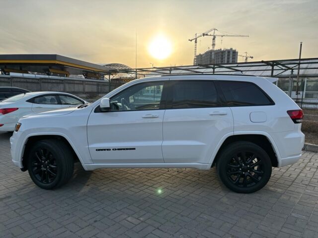 Білий Джип Grand Cherokee, об'ємом двигуна 3.6 л та пробігом 128 тис. км за 22990 $, фото 1 на Automoto.ua