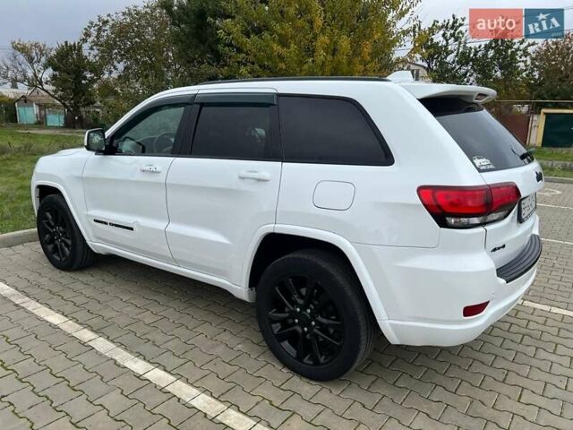 Белый Джип Гранд Чероки, объемом двигателя 3.6 л и пробегом 121 тыс. км за 19900 $, фото 9 на Automoto.ua