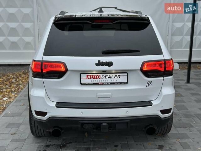 Белый Джип Гранд Чероки, объемом двигателя 5.85 л и пробегом 188 тыс. км за 25900 $, фото 11 на Automoto.ua