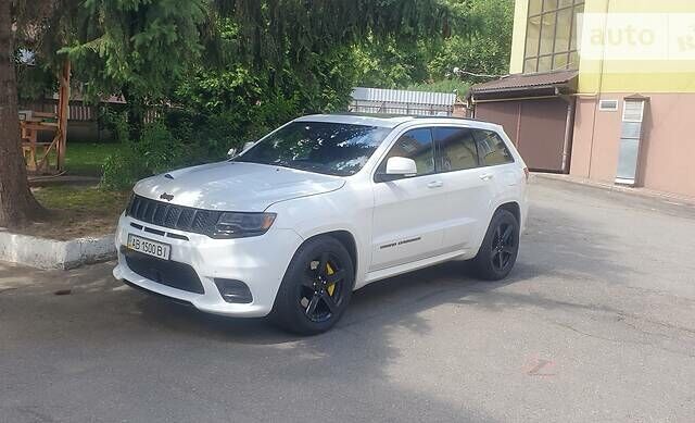 Білий Джип Grand Cherokee, об'ємом двигуна 6.4 л та пробігом 64 тис. км за 60900 $, фото 25 на Automoto.ua