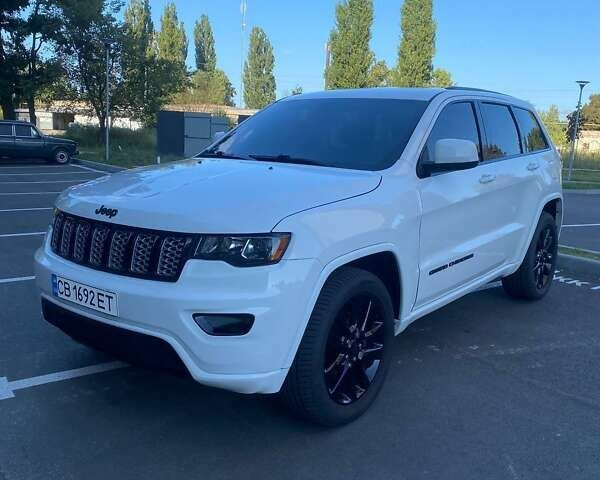 Білий Джип Grand Cherokee, об'ємом двигуна 3.6 л та пробігом 161 тис. км за 25000 $, фото 1 на Automoto.ua