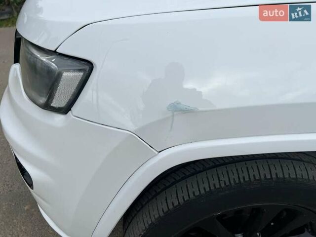 Белый Джип Гранд Чероки, объемом двигателя 3.6 л и пробегом 121 тыс. км за 19900 $, фото 31 на Automoto.ua