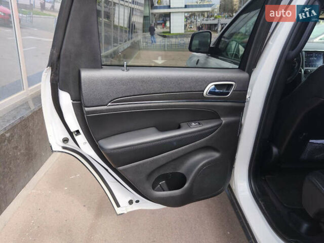Білий Джип Grand Cherokee, об'ємом двигуна 3.6 л та пробігом 63 тис. км за 29900 $, фото 20 на Automoto.ua