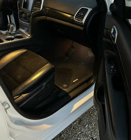 Белый Джип Гранд Чероки, объемом двигателя 3.6 л и пробегом 210 тыс. км за 23700 $, фото 24 на Automoto.ua