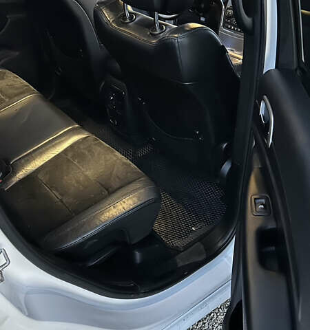 Белый Джип Гранд Чероки, объемом двигателя 3.6 л и пробегом 210 тыс. км за 23700 $, фото 23 на Automoto.ua