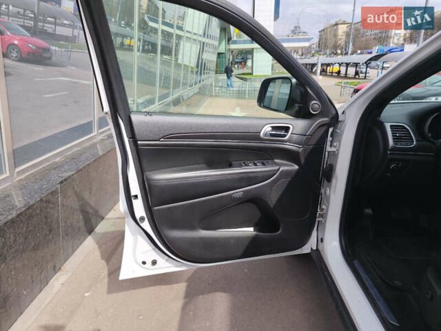 Білий Джип Grand Cherokee, об'ємом двигуна 3.6 л та пробігом 63 тис. км за 29900 $, фото 12 на Automoto.ua