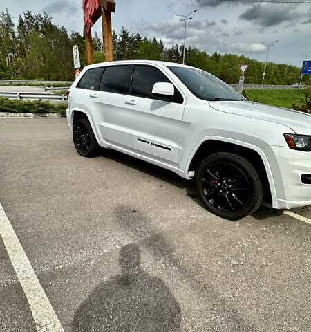 Білий Джип Grand Cherokee, об'ємом двигуна 3.6 л та пробігом 119 тис. км за 21000 $, фото 2 на Automoto.ua