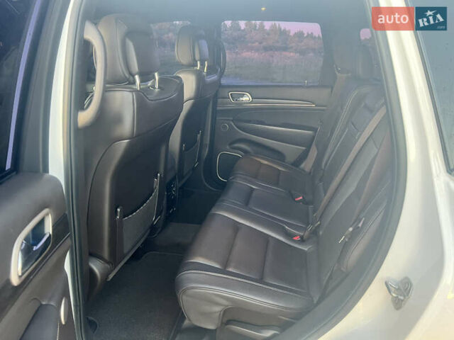 Белый Джип Гранд Чероки, объемом двигателя 2.99 л и пробегом 171 тыс. км за 23200 $, фото 5 на Automoto.ua