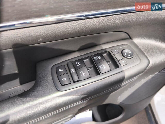 Білий Джип Grand Cherokee, об'ємом двигуна 3.6 л та пробігом 63 тис. км за 29900 $, фото 11 на Automoto.ua