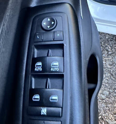 Белый Джип Гранд Чероки, объемом двигателя 3.6 л и пробегом 210 тыс. км за 23700 $, фото 16 на Automoto.ua