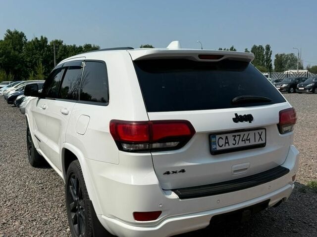Білий Джип Grand Cherokee, об'ємом двигуна 3.6 л та пробігом 203 тис. км за 20700 $, фото 4 на Automoto.ua