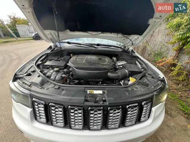 Белый Джип Гранд Чероки, объемом двигателя 3.6 л и пробегом 121 тыс. км за 19900 $, фото 12 на Automoto.ua