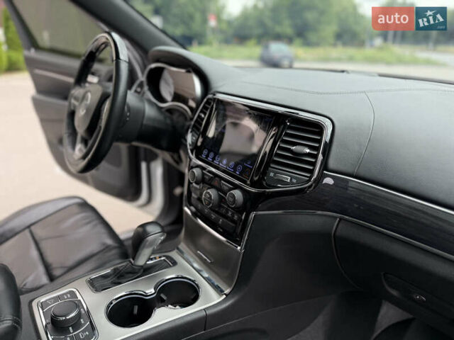 Білий Джип Grand Cherokee, об'ємом двигуна 5.7 л та пробігом 93 тис. км за 34900 $, фото 37 на Automoto.ua