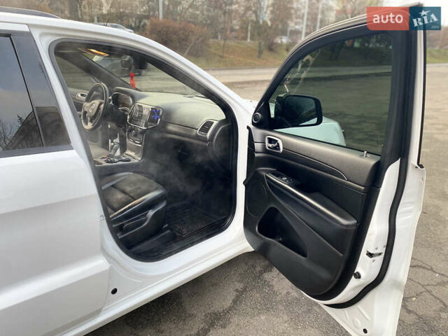 Білий Джип Grand Cherokee, об'ємом двигуна 3.6 л та пробігом 98 тис. км за 25300 $, фото 22 на Automoto.ua