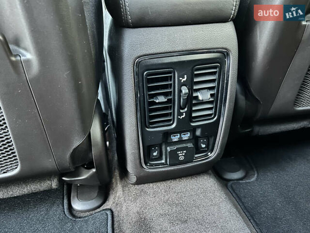 Белый Джип Гранд Чероки, объемом двигателя 3.6 л и пробегом 102 тыс. км за 28000 $, фото 25 на Automoto.ua